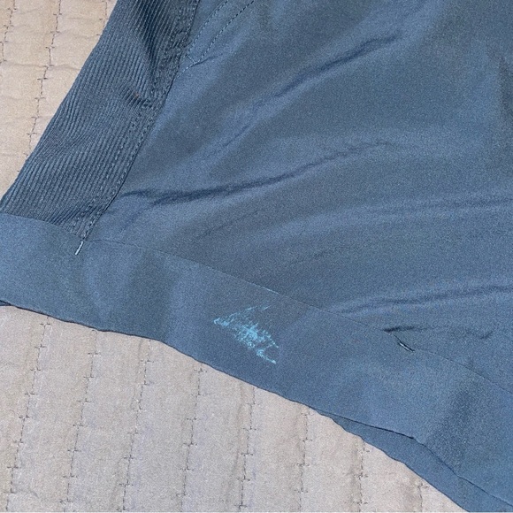 Workout shorts - Picture 3 of 7